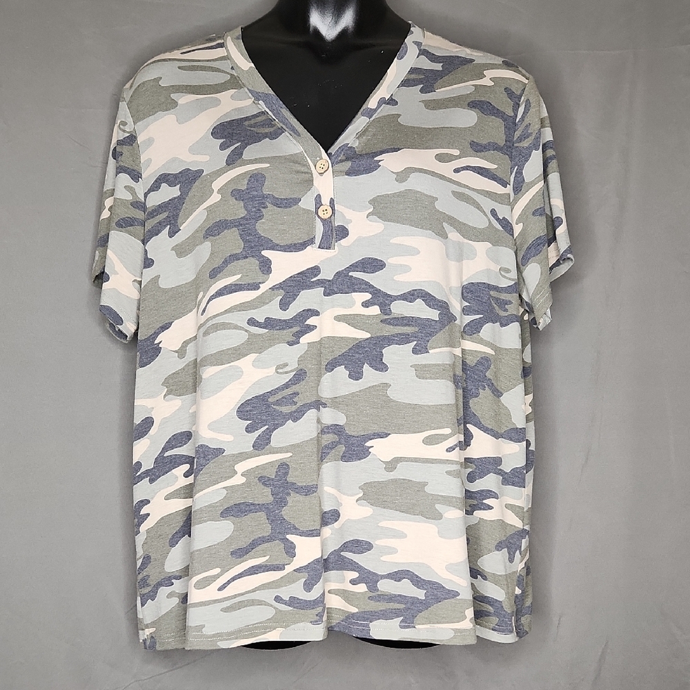 Bishuige Soft Short-Sleeve V-Neck Tee - Camo - Women's Plus Size 3XL